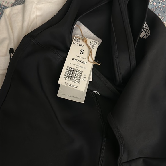 NWT ADIDAS JUMPSUIT WOMEN SHORTS SIZE SMALL - Picture 7 of 7